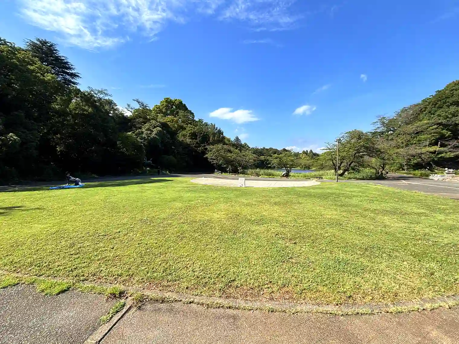 芝生広場