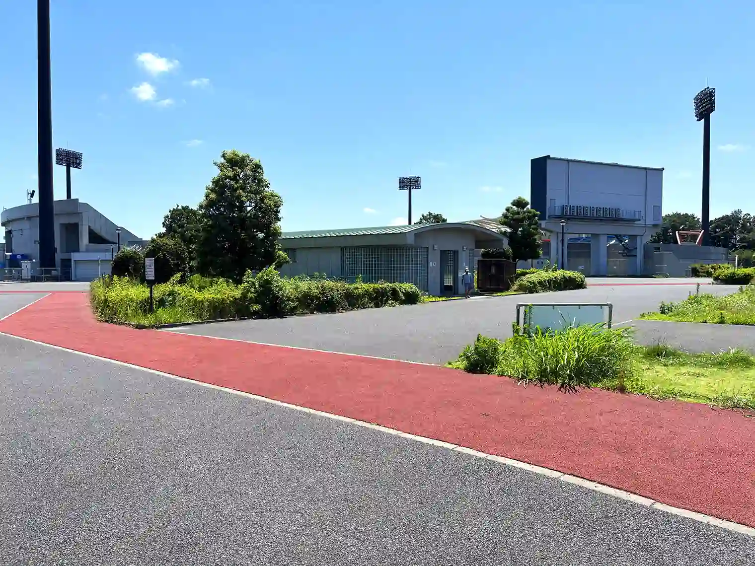 相模原ギオンスタジアムへ向かう道路