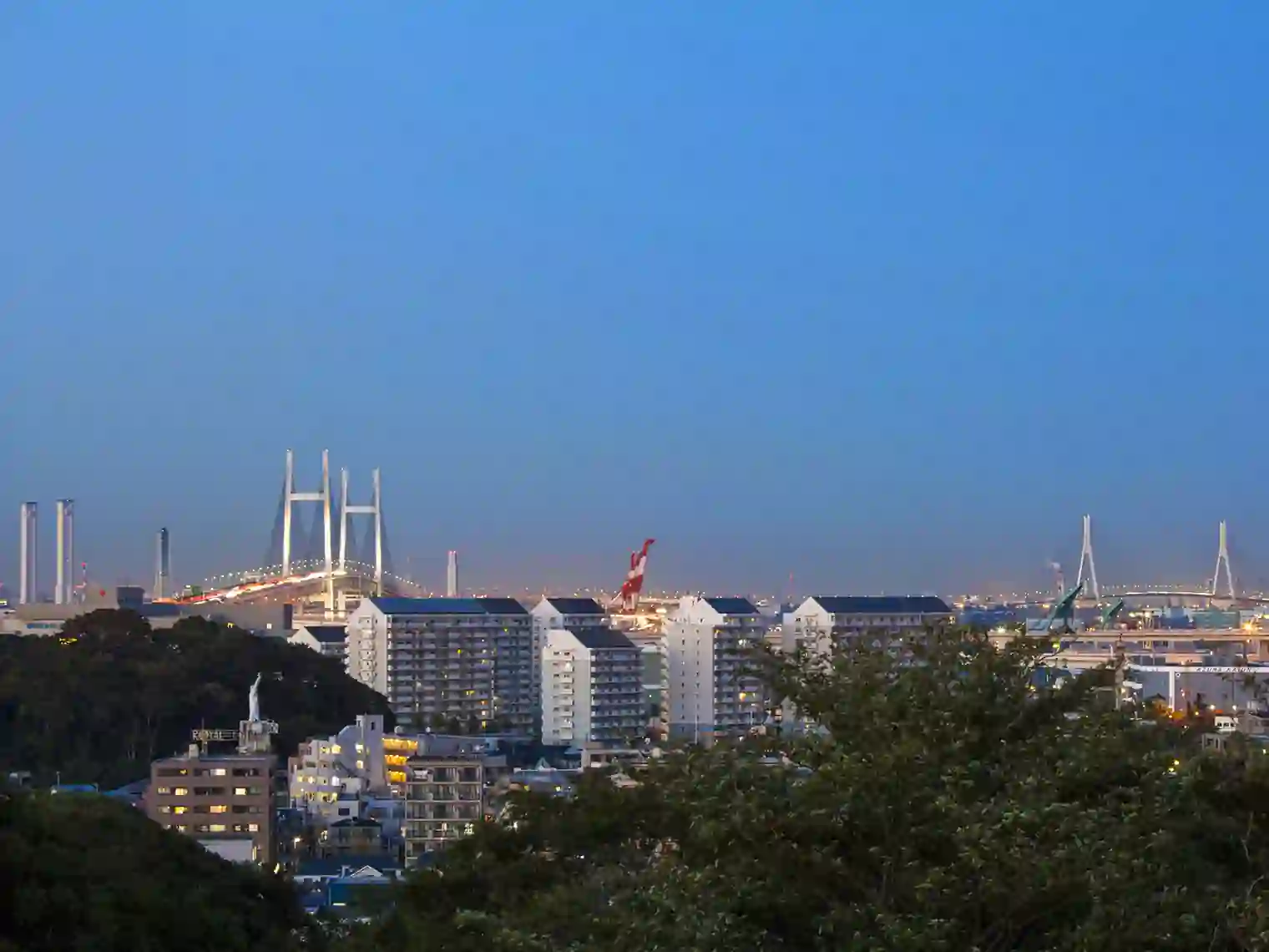 本牧山頂公園の眺望［PIXTA画像］