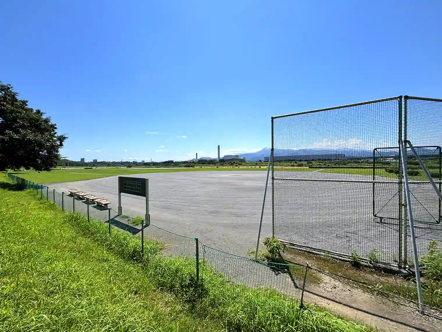 少年野球兼ソフトボール場