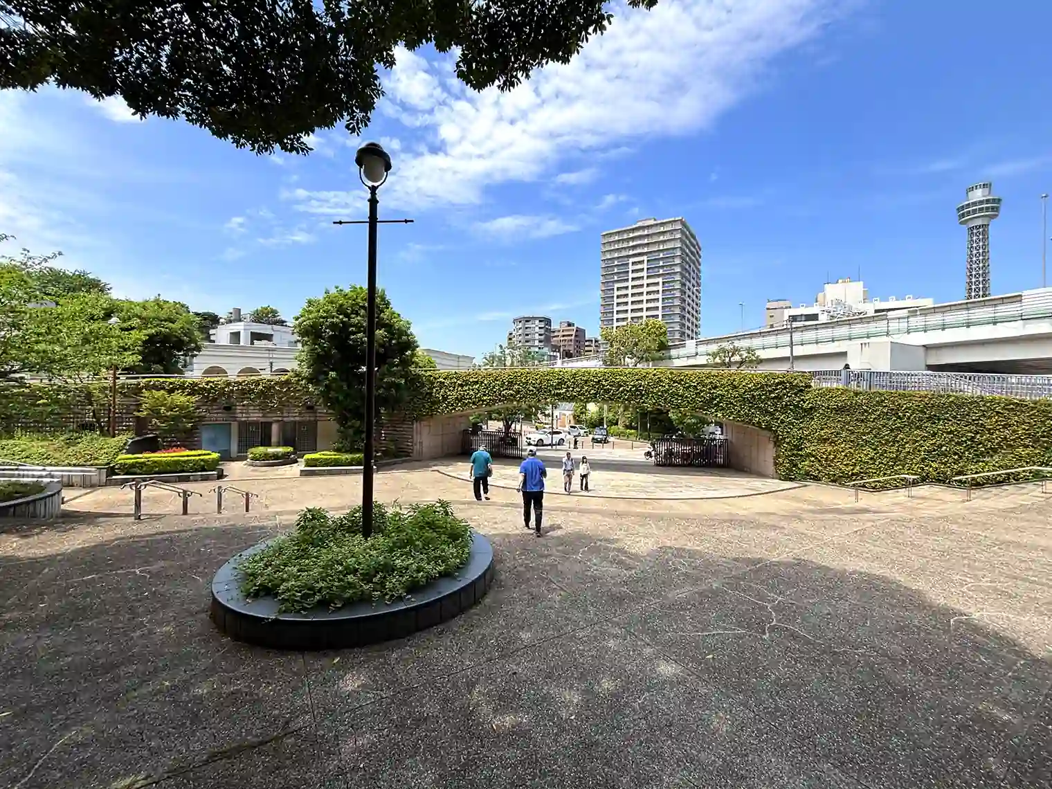バルタール広場とフランス橋