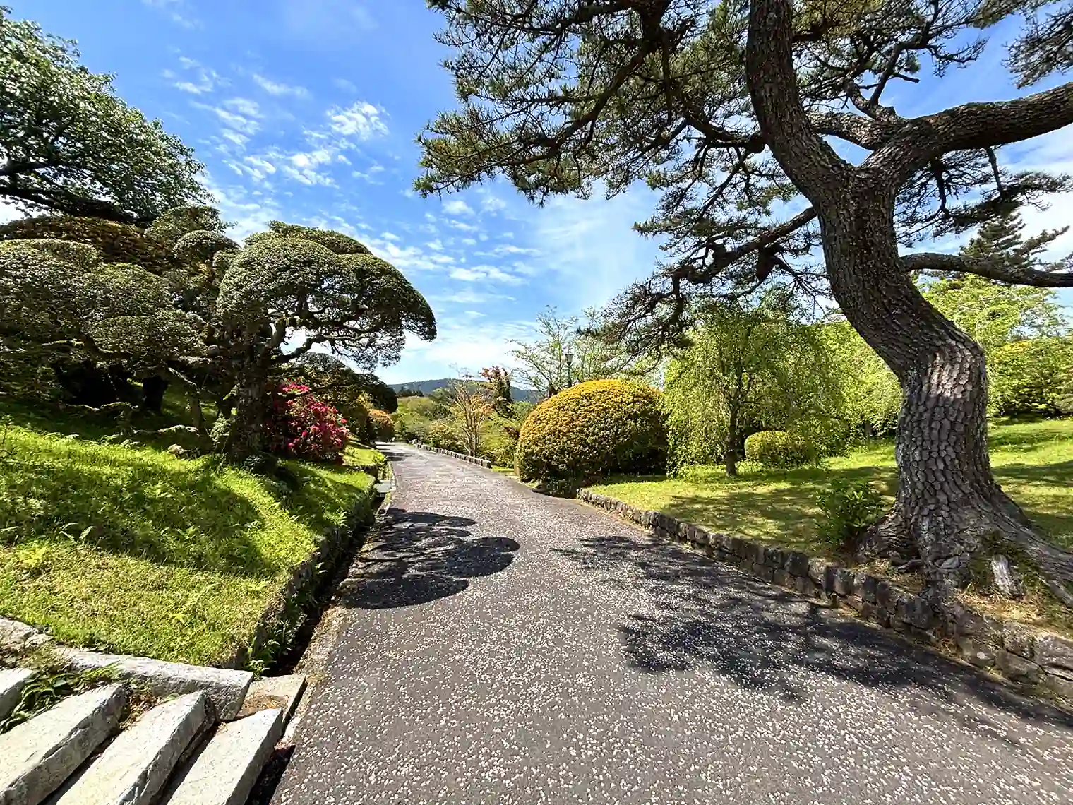 塔ヶ島橋へ向かう遊歩道