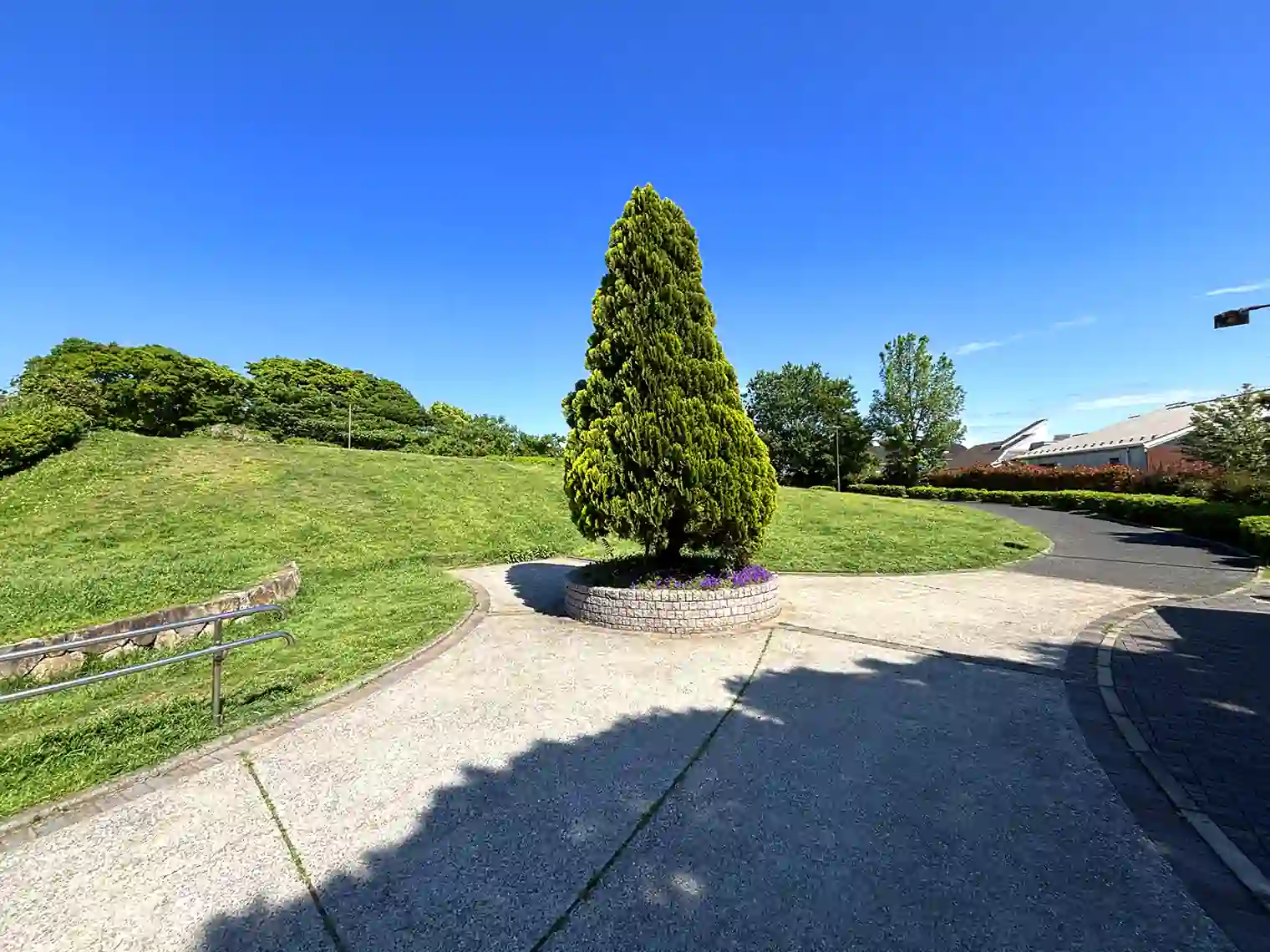 本牧荒井西口の広場
