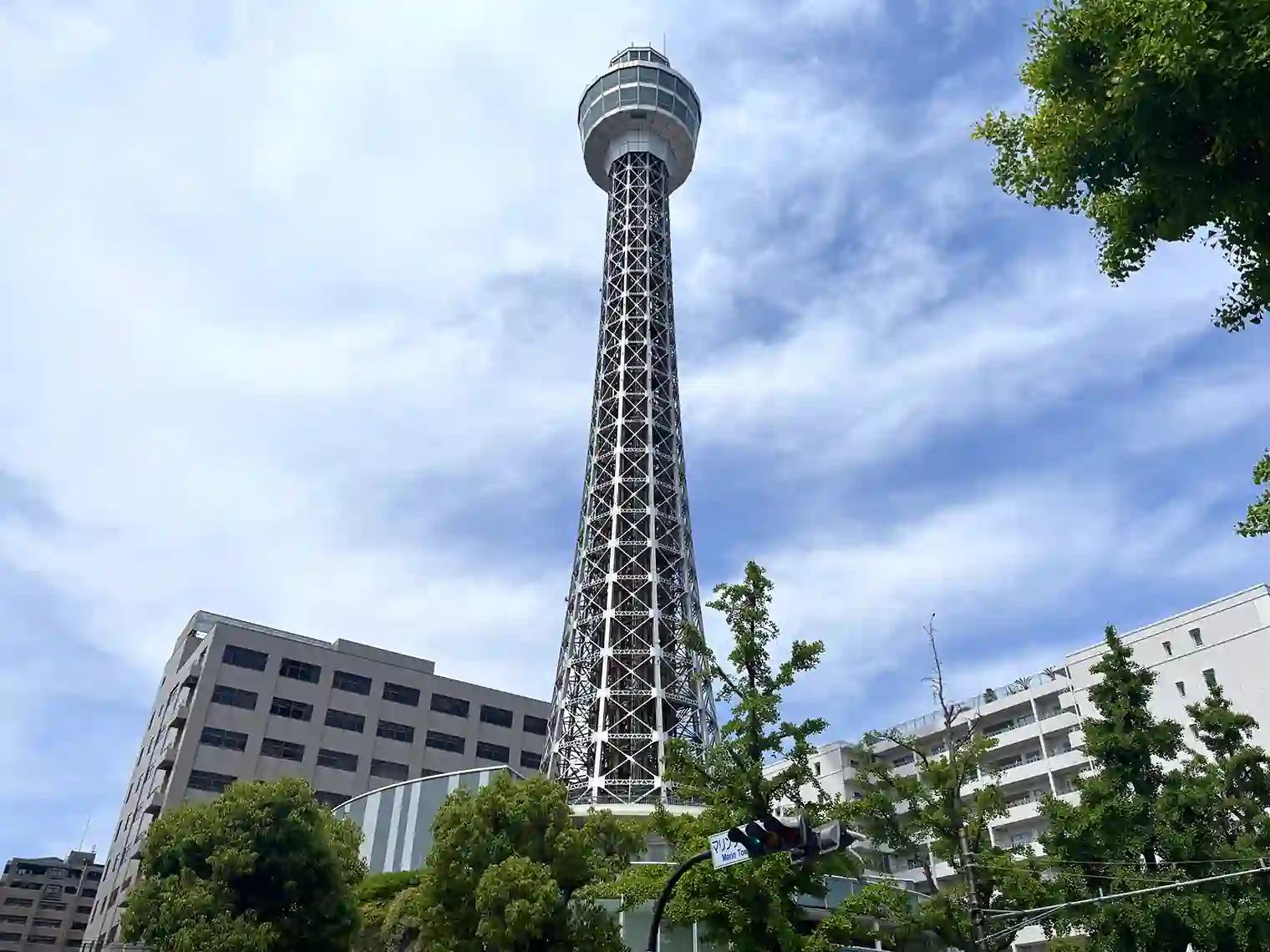 横浜マリンタワー