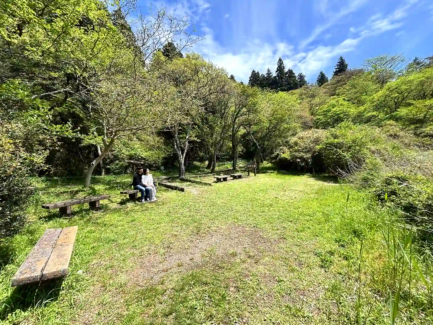 湖畔の広場